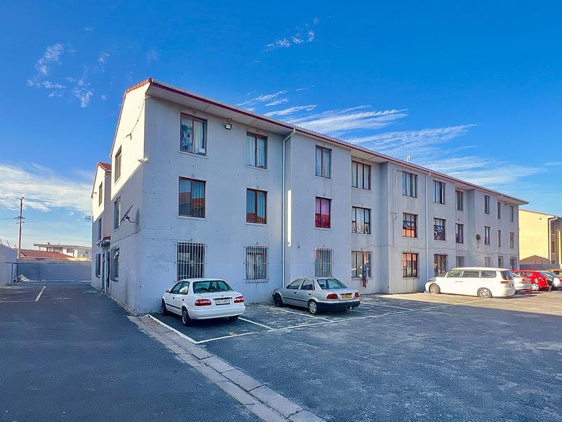 2 Bedroom Property for Sale in Grassy Park Western Cape